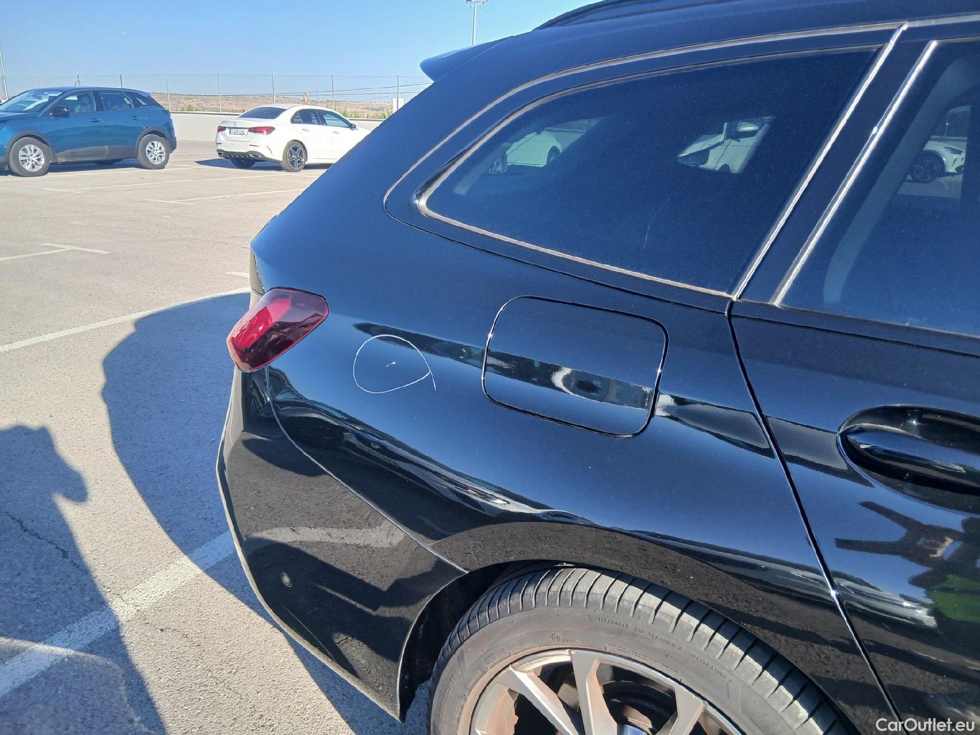  Bmw  Serie 3 BMW  / 2019 / 5P / familiar 318d Auto.Touring #37