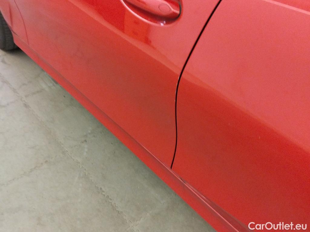  Bmw  Serie 3 BMW  / 2018 / 4P / sedán 330e #9