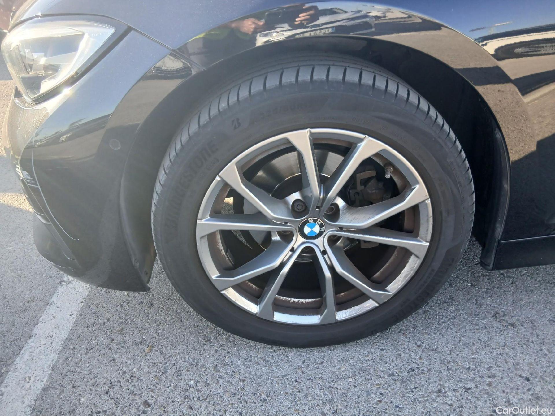  Bmw  Serie 3 BMW  / 2019 / 5P / familiar 318d Auto.Touring #13