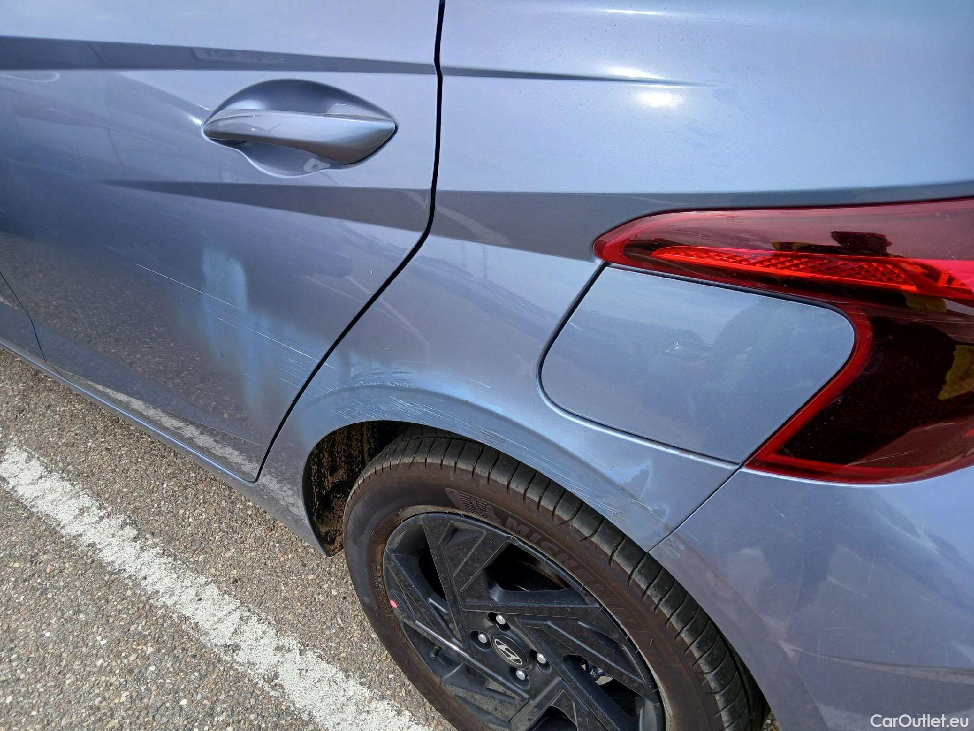  Hyundai  i20 HYUNDAI  / 2023 / 5P / berlina con portón 1.0 T Black Line #18