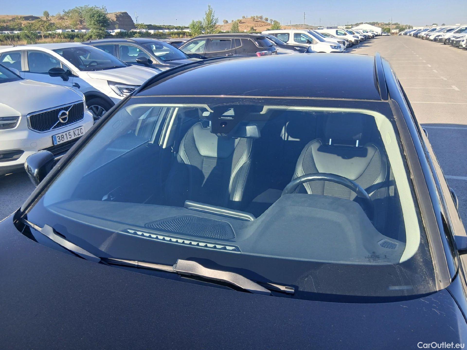  Bmw  Serie 3 BMW  / 2019 / 5P / familiar 318d Auto.Touring #1
