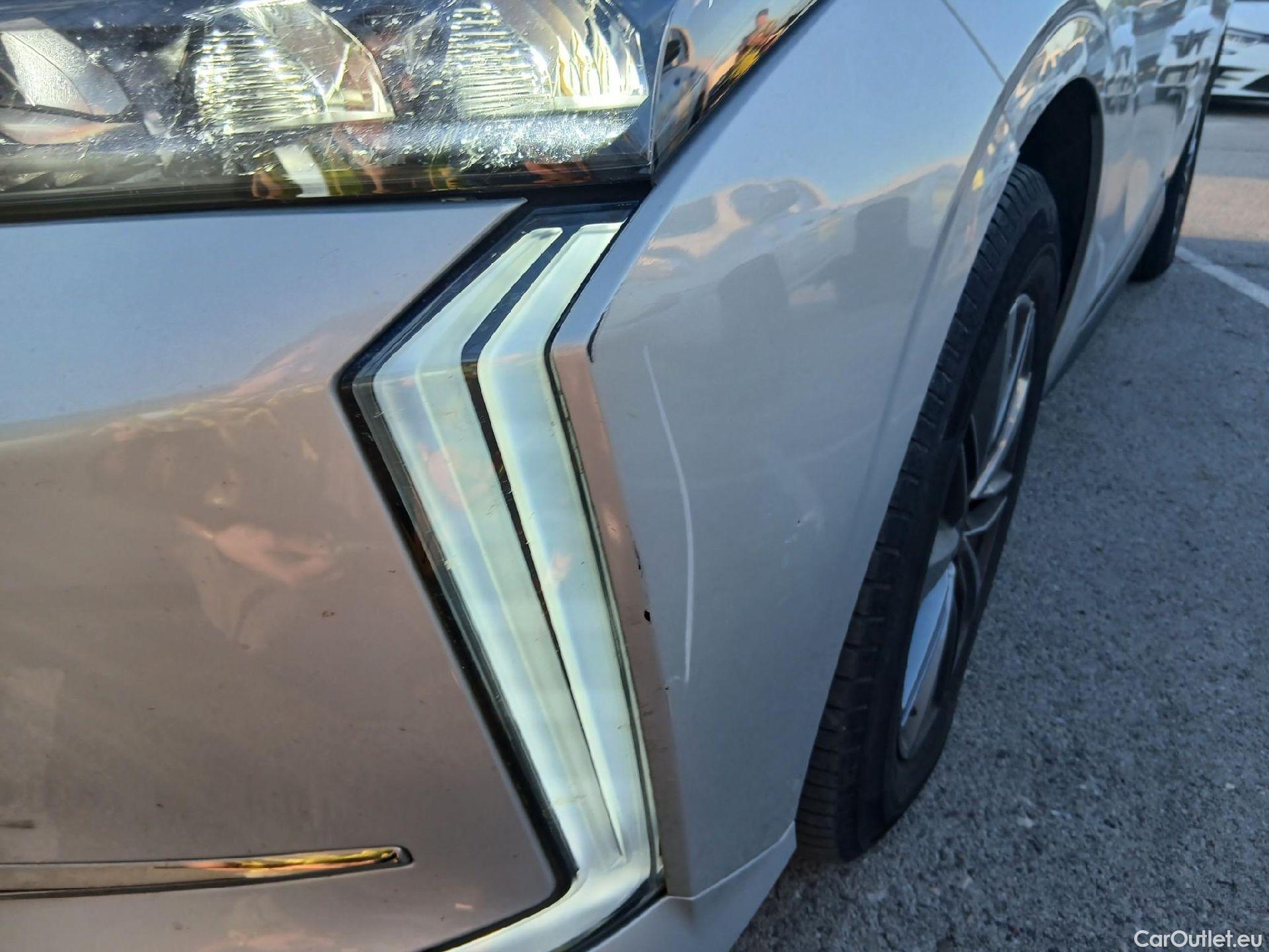  DS  DS4 DS DS 4 / 2021 / 5P / berlina con portón BlueHDi 130 auto BASTILLE + (AC) #40