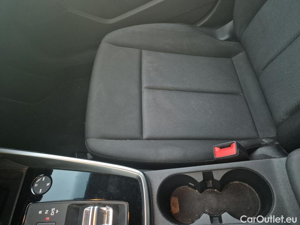  Audi  A3 AUDI  / 2020 / 5P / berlina con portón Sportback 30 TFSI 81kW (110CV) S tronic #2