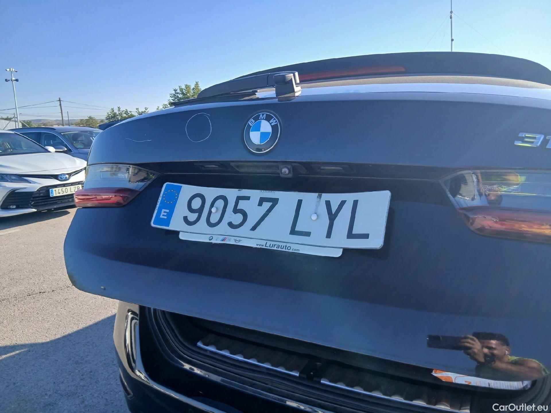  Bmw  Serie 3 BMW  / 2019 / 5P / familiar 318d Auto.Touring #30