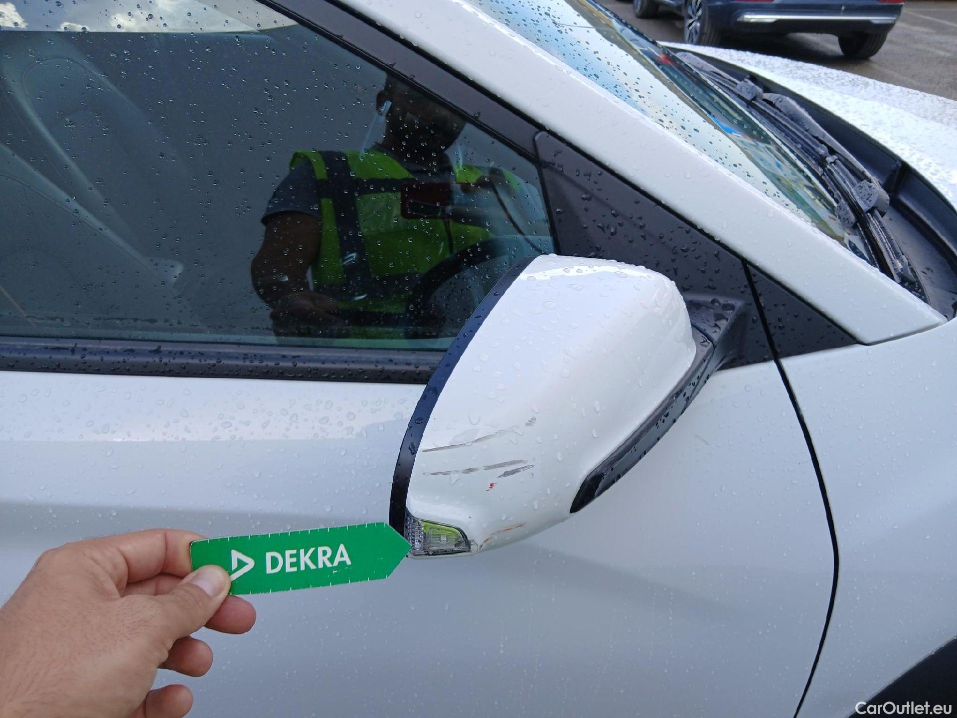  Hyundai  Konna HYUNDAI Kona / 2017 / 5P / todoterreno KONA TGDI 1.0 120CV 4X2 TECNO RED #31