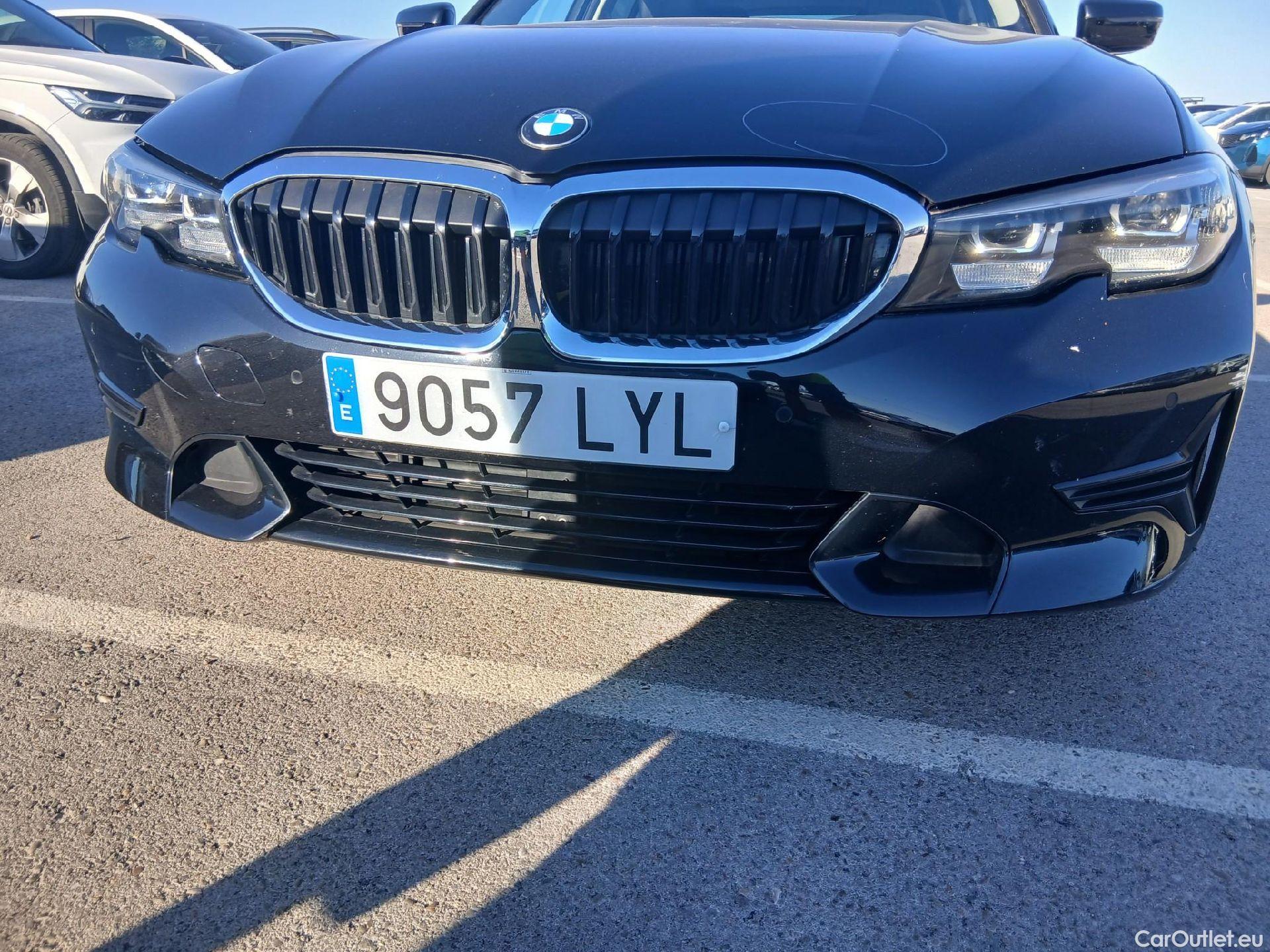  Bmw  Serie 3 BMW  / 2019 / 5P / familiar 318d Auto.Touring #7