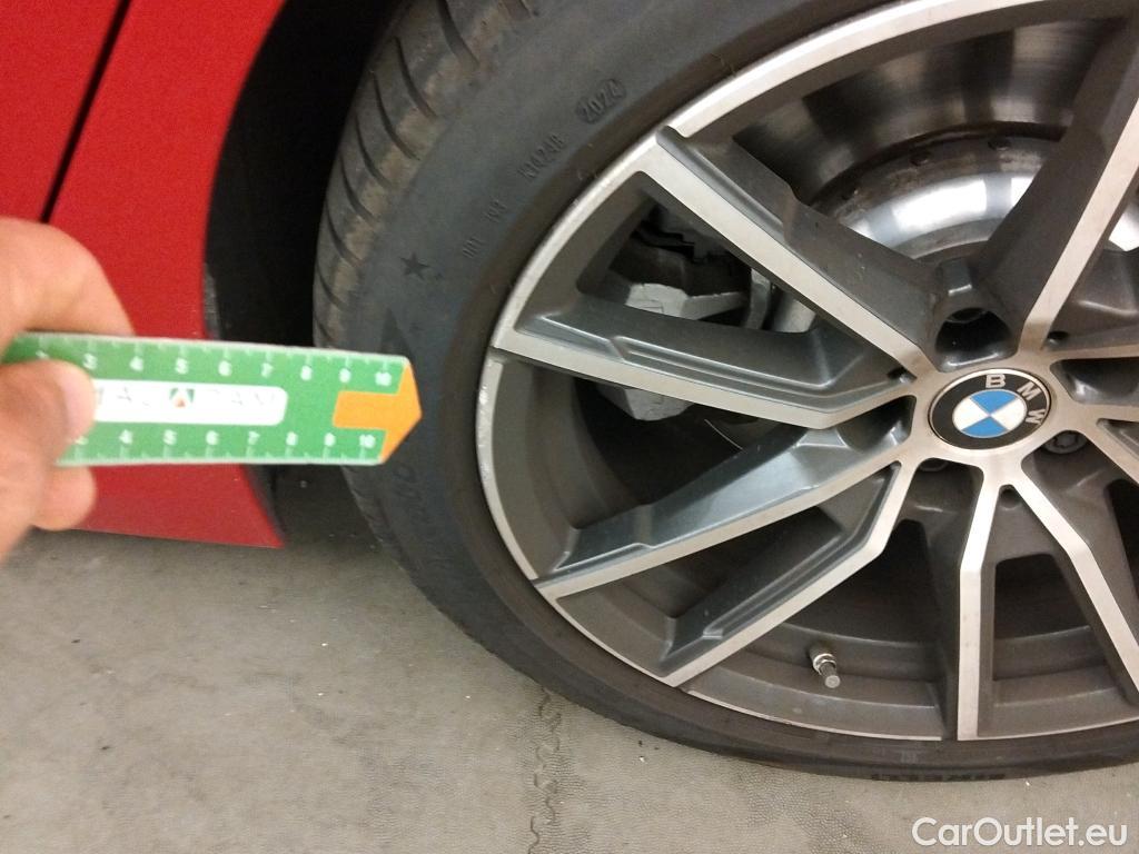  Bmw  Serie 3 BMW  / 2018 / 4P / sedán 330e #2