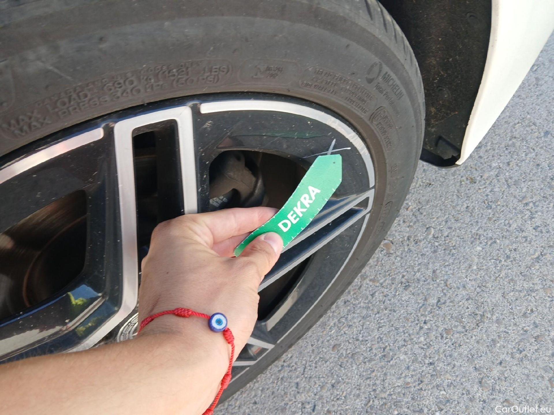  Mercedes  A-Klasse MERCEDES-BENZ Clase A / 2018 / 4P / sedán Sedán A 200 d #14