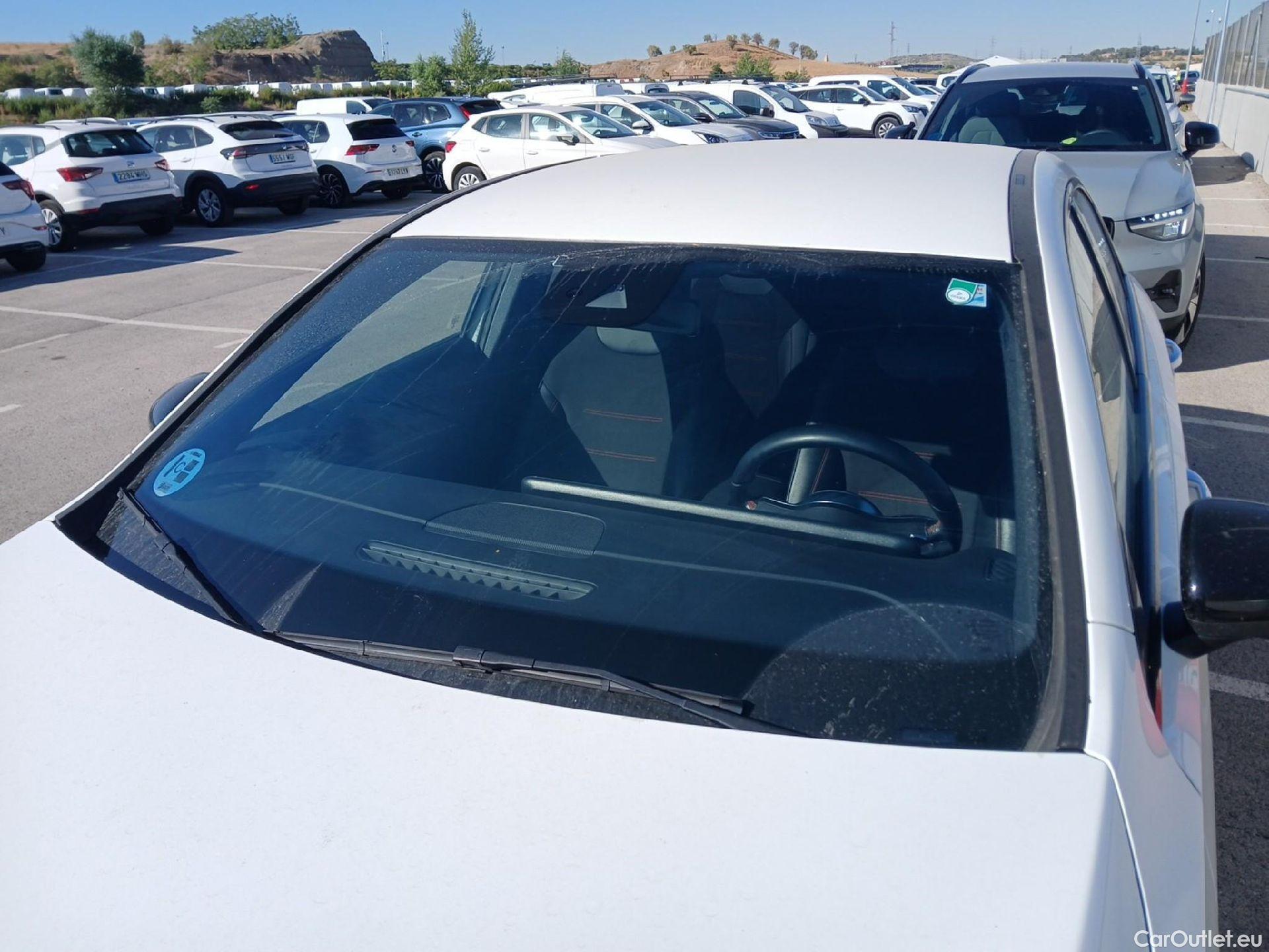  Mercedes  A-Klasse MERCEDES-BENZ Clase A / 2018 / 4P / sedán Sedán A 200 d #10