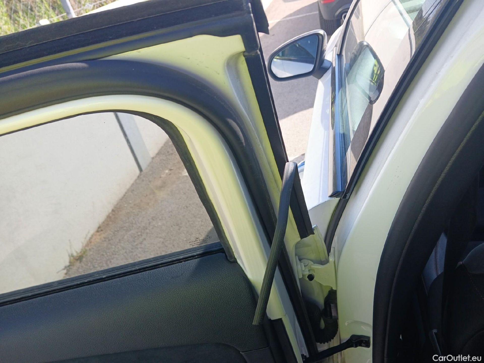 Mercedes  A-Klasse MERCEDES-BENZ Clase A / 2018 / 4P / sedán Sedán A 200 d #16