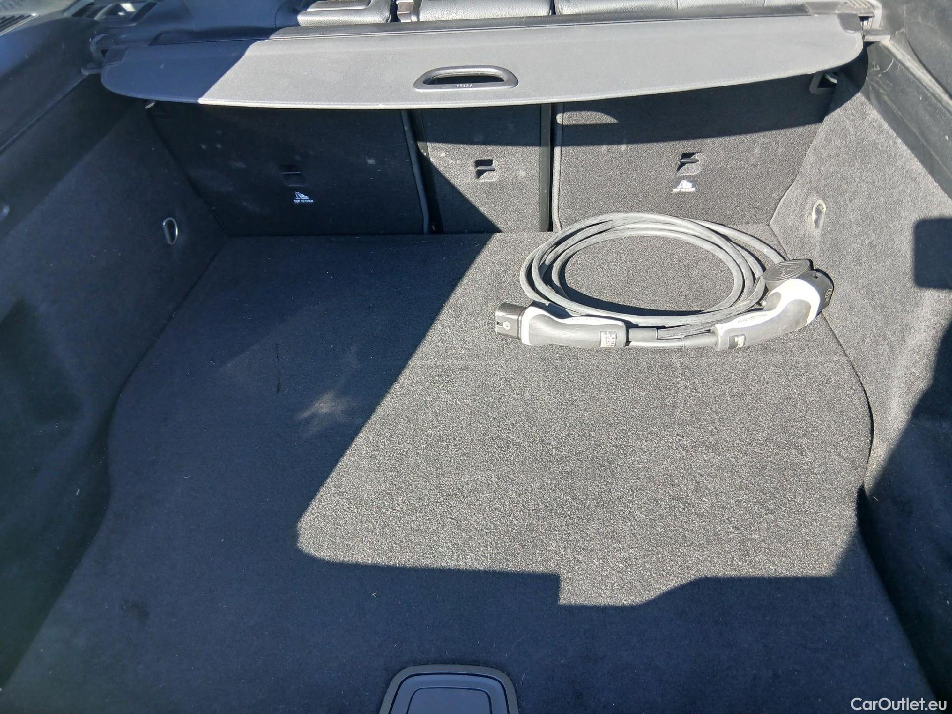  Mercedes  CLA-Klasse MERCEDES-BENZ CLA / 2019 / 5P / familiar CLA 250 e Shooting Brake #2