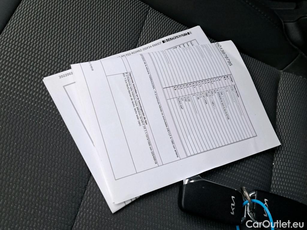  KIA  Niro KIA  / 2022 / 5P / crossover 1.6 GDi HEV 104kW (141CV) Drive #18