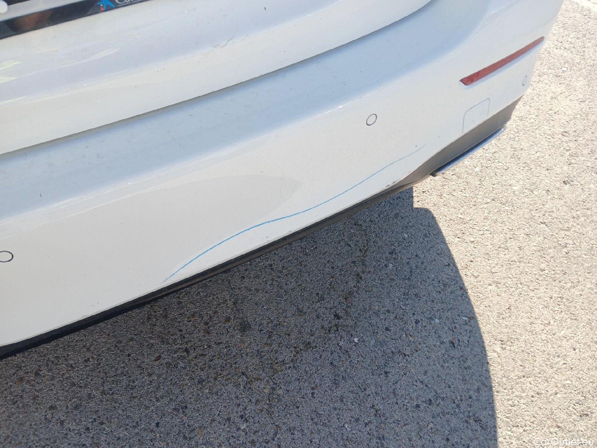  Mercedes  A-Klasse MERCEDES-BENZ Clase A / 2018 / 4P / sedán Sedán A 200 d #18