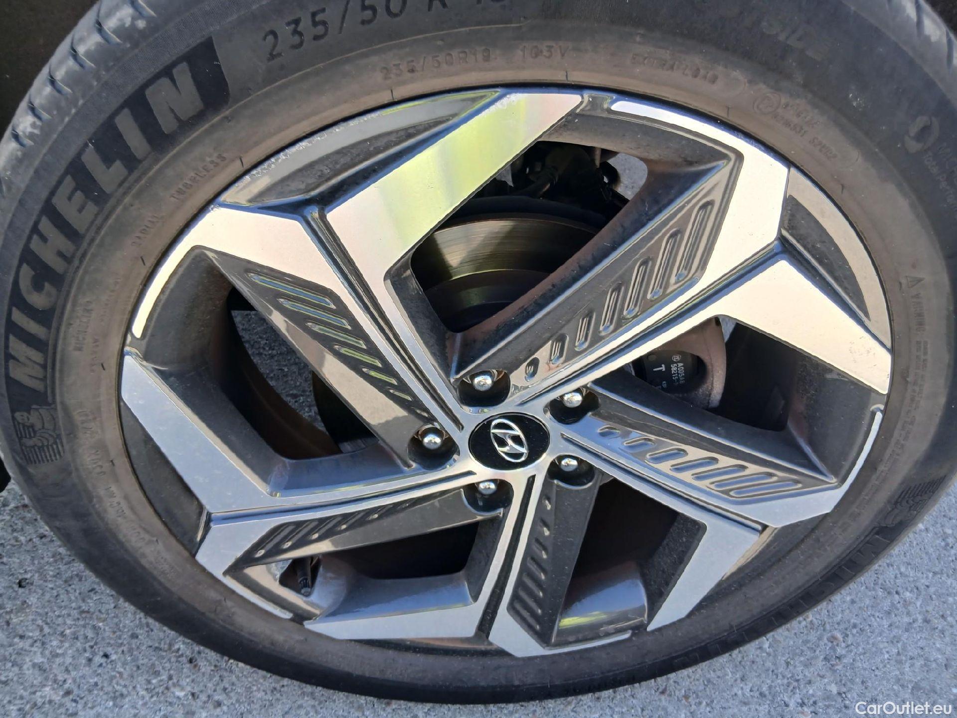  Hyundai  Tucson HYUNDAI  / 2020 / 5P / todoterreno 1.6 TGDI PHEV 195kW Maxx Auto 4X4 #28
