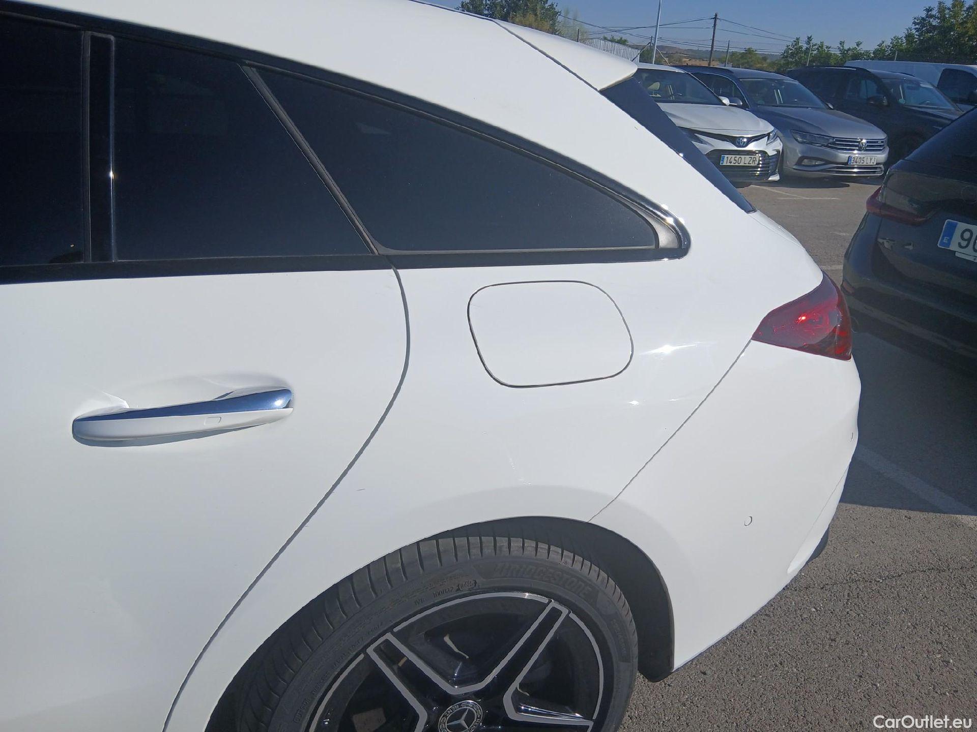  Mercedes  CLA-Klasse MERCEDES-BENZ CLA / 2019 / 5P / familiar CLA 250 e Shooting Brake #17