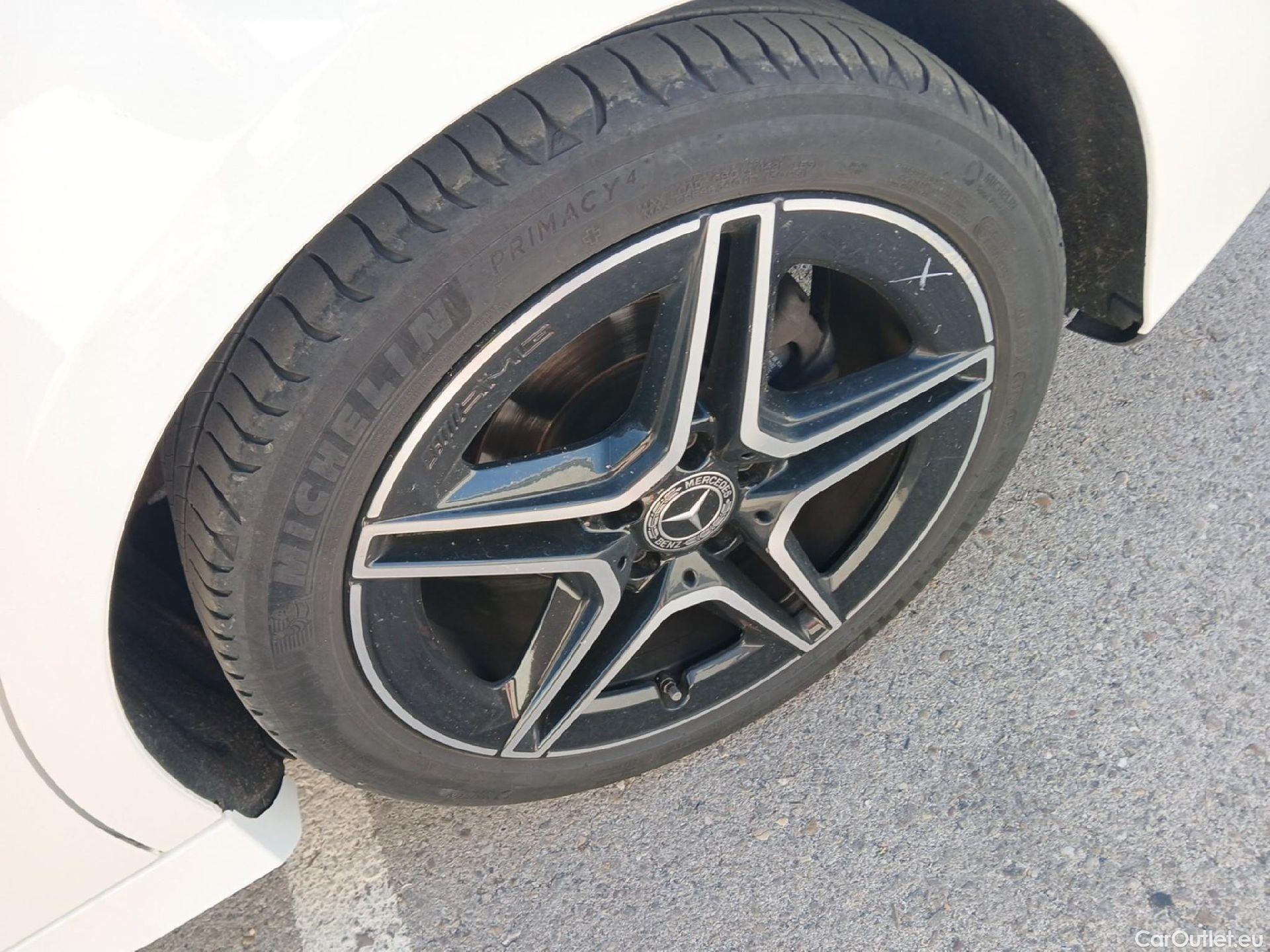 Mercedes  A-Klasse MERCEDES-BENZ Clase A / 2018 / 4P / sedán Sedán A 200 d #13