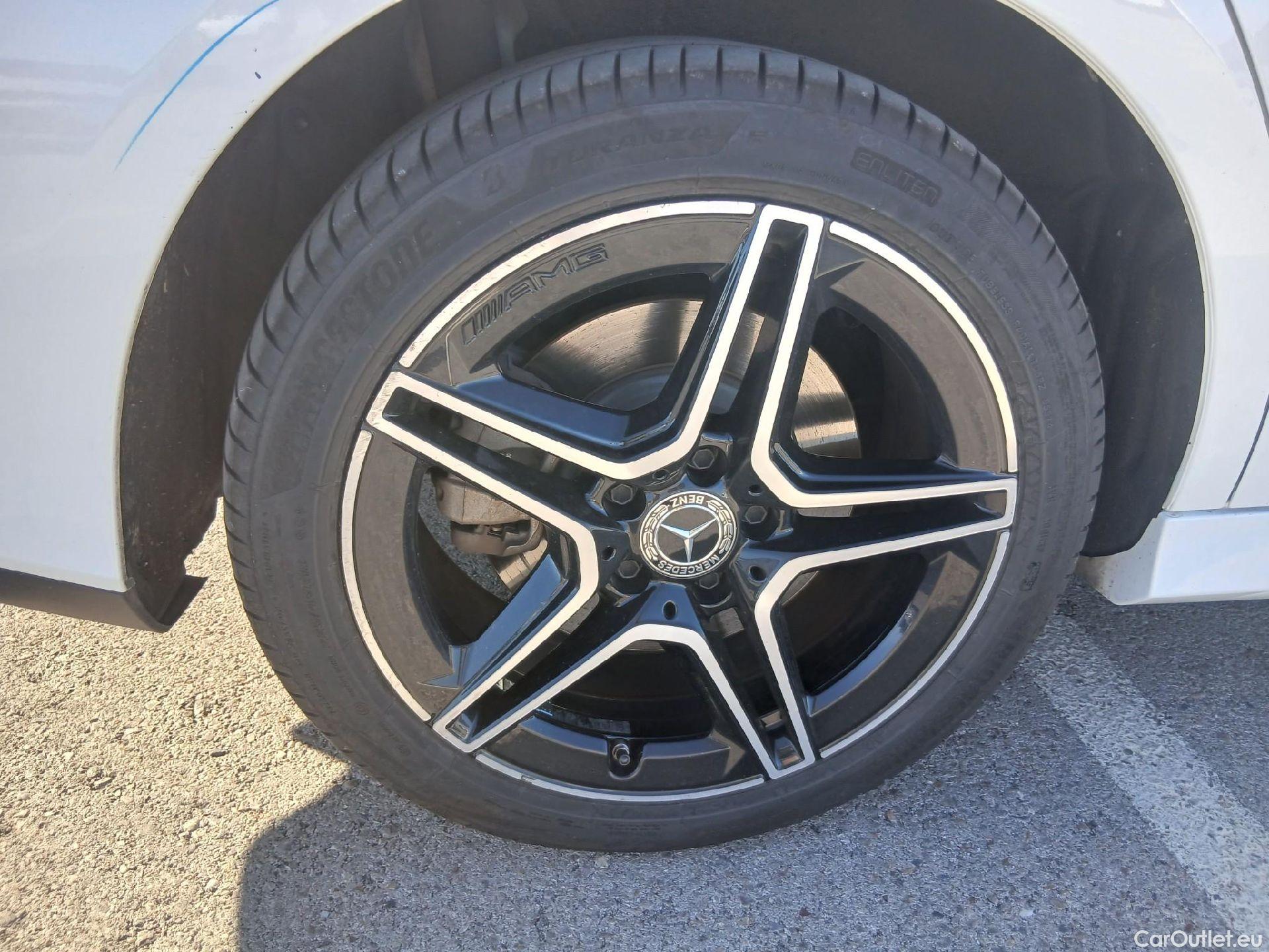  Mercedes  CLA-Klasse MERCEDES-BENZ CLA / 2019 / 5P / familiar CLA 250 e Shooting Brake #22