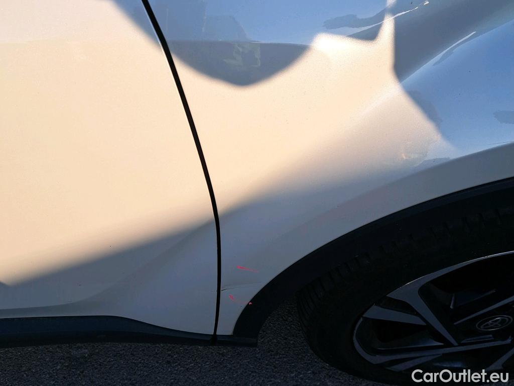  Toyota  C-HR TOYOTA  / 2019 / 5P / todoterreno 2.0 180H Advance #18