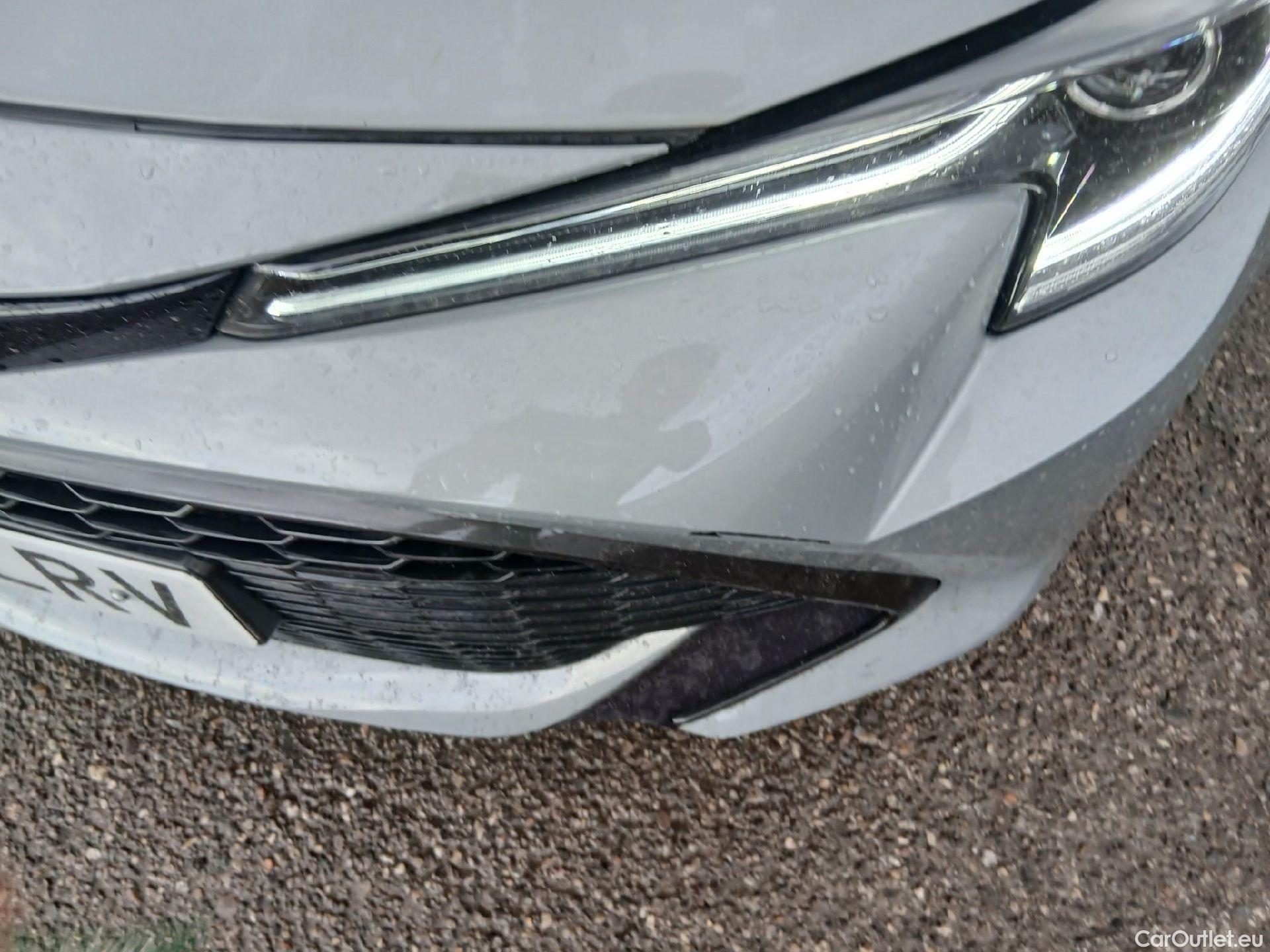  Toyota  Corolla TOYOTA  / 2019 / 5P / familiar 2.0 180H STYLE E-CVT TOURING SPORT #2