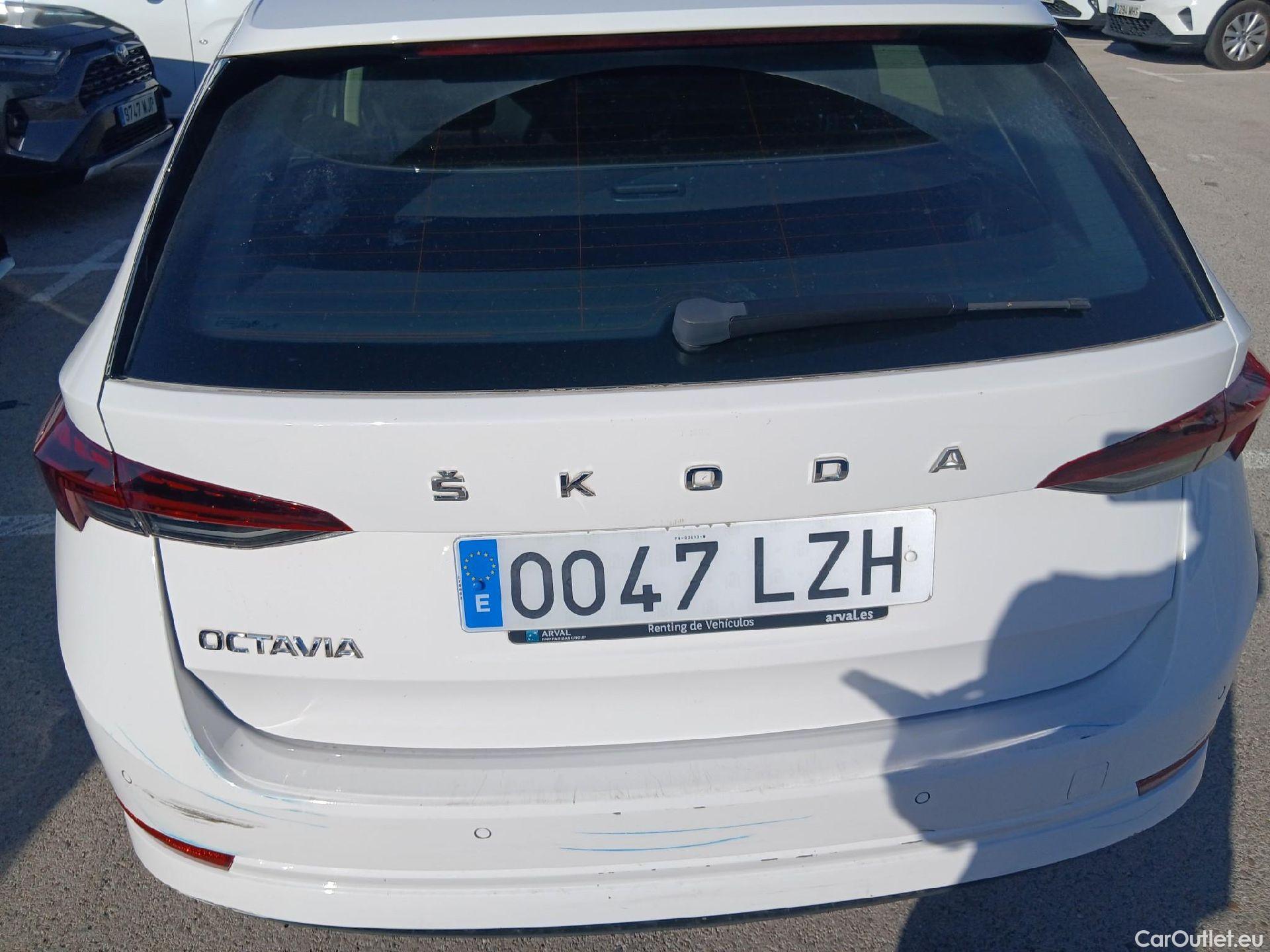  Skoda  Octavia SKODA  / 2020 / 5P / familiar Combi 2.0 TDI 85kW(115CV) DSG Ambition #14