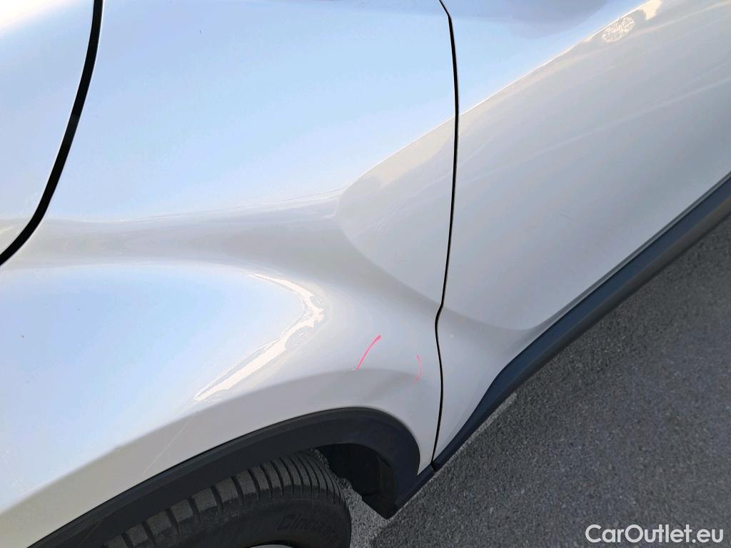  Toyota  C-HR TOYOTA  / 2019 / 5P / todoterreno 2.0 180H Advance #5