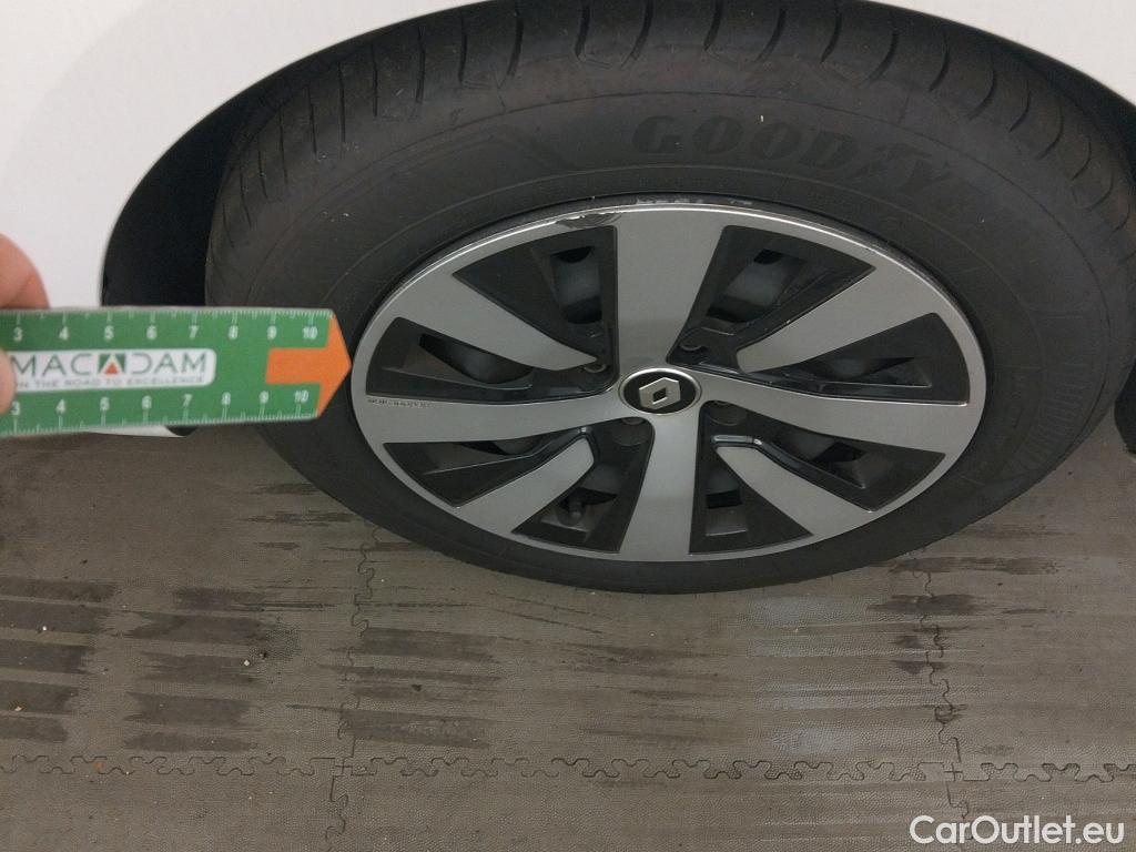  Renault  Clio RENAULT  / 2019 / 5P / berlina con portón Equilibre Blue dCi 74kW (100CV) #10