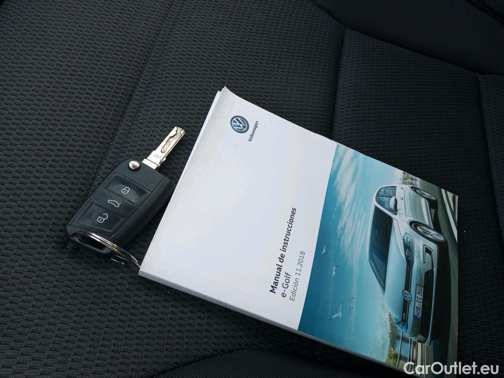  Volkswagen  Golf  VOLKSWAGEN / 2016 / 5P / berlina con portón e-ePower 110 kW (136CV) #1