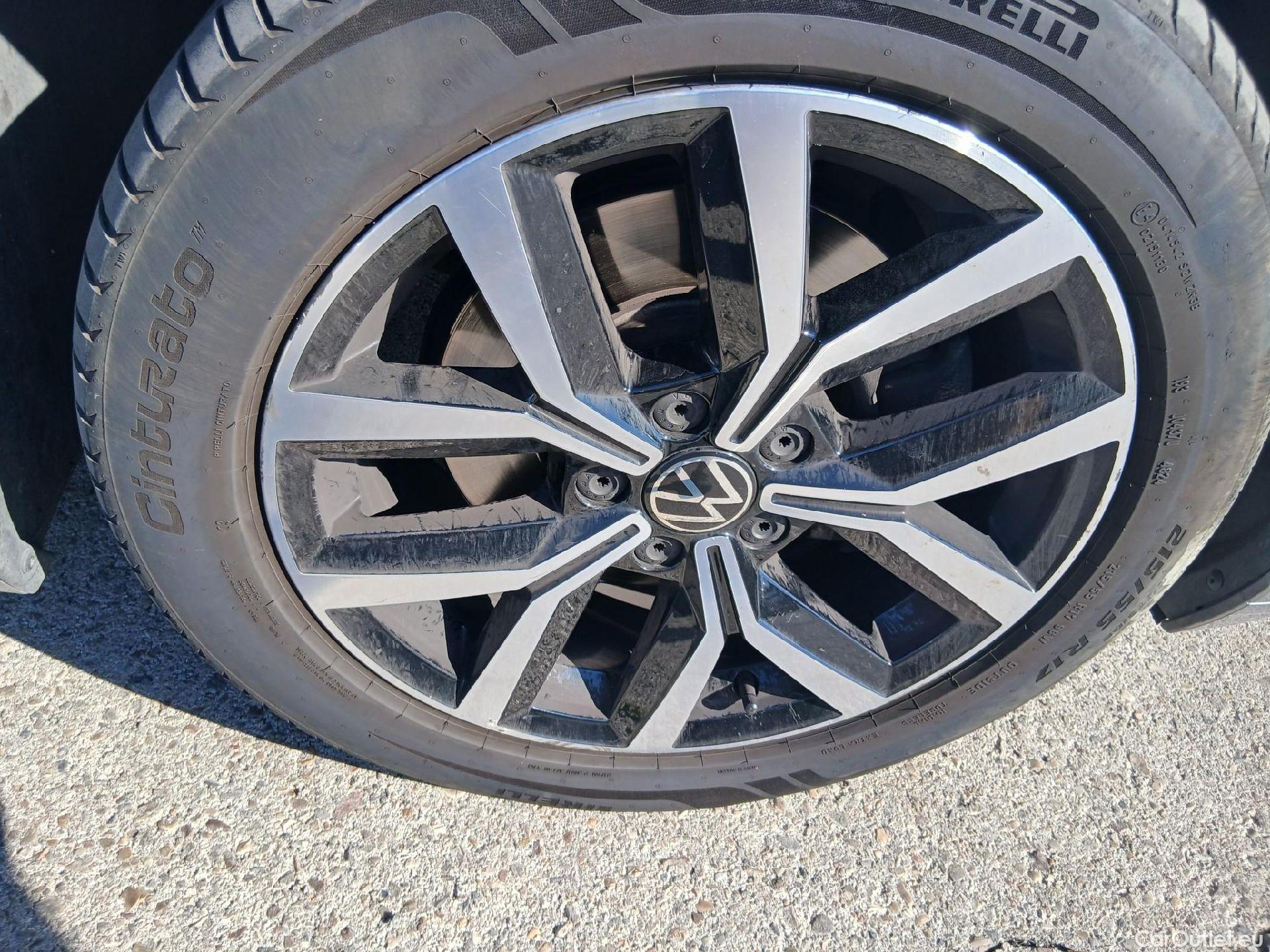 Volkswagen  Passat VOLKSWAGEN  / 2019 / 5P / familiar Variant Executive 2.0 TDI 110kW DSG #39