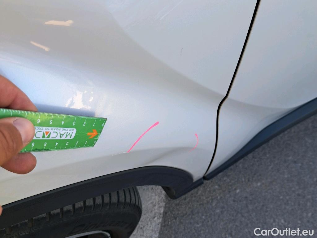  Toyota  C-HR TOYOTA  / 2019 / 5P / todoterreno 2.0 180H Advance #6