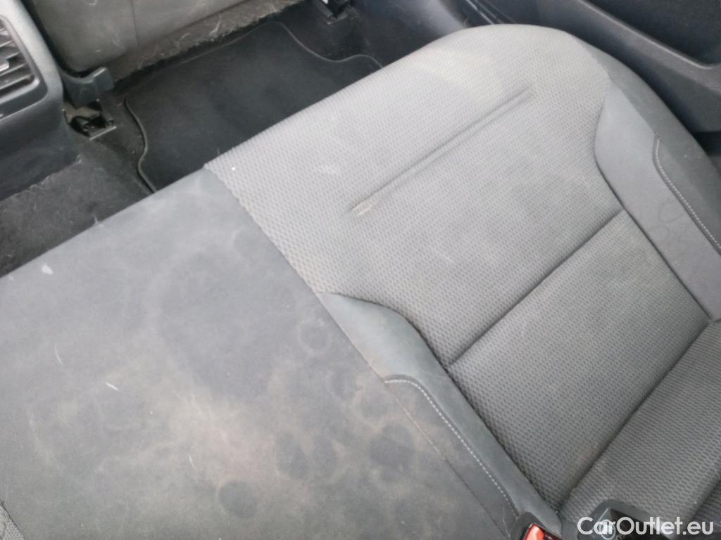  Volkswagen  Golf  VOLKSWAGEN / 2016 / 5P / berlina con portón e-ePower 110 kW (136CV) #19