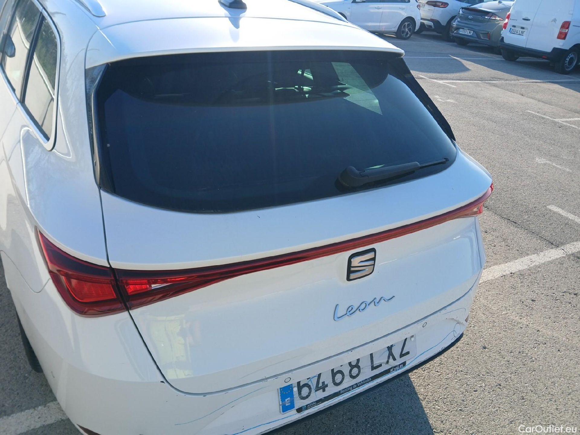  Seat  Leon SEAT Nuevo León / 2020 / 5P / familiar SP 1.5 eTSI 110kW DSG S&S Xcellence Go L #16
