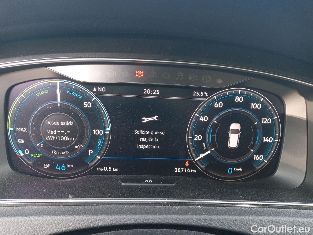  Volkswagen  Golf  VOLKSWAGEN / 2016 / 5P / berlina con portón e-ePower 110 kW (136CV) #33