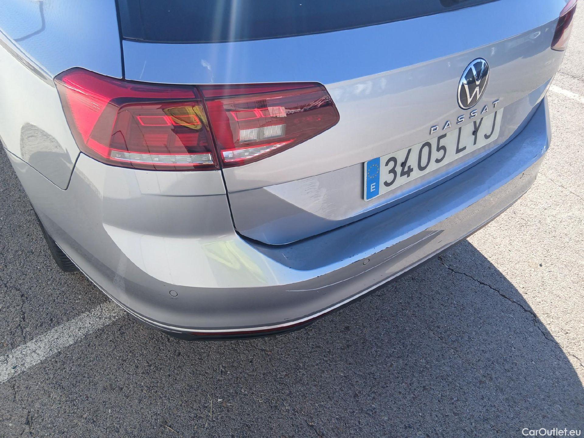  Volkswagen  Passat VOLKSWAGEN  / 2019 / 5P / familiar Variant Executive 2.0 TDI 110kW DSG #22