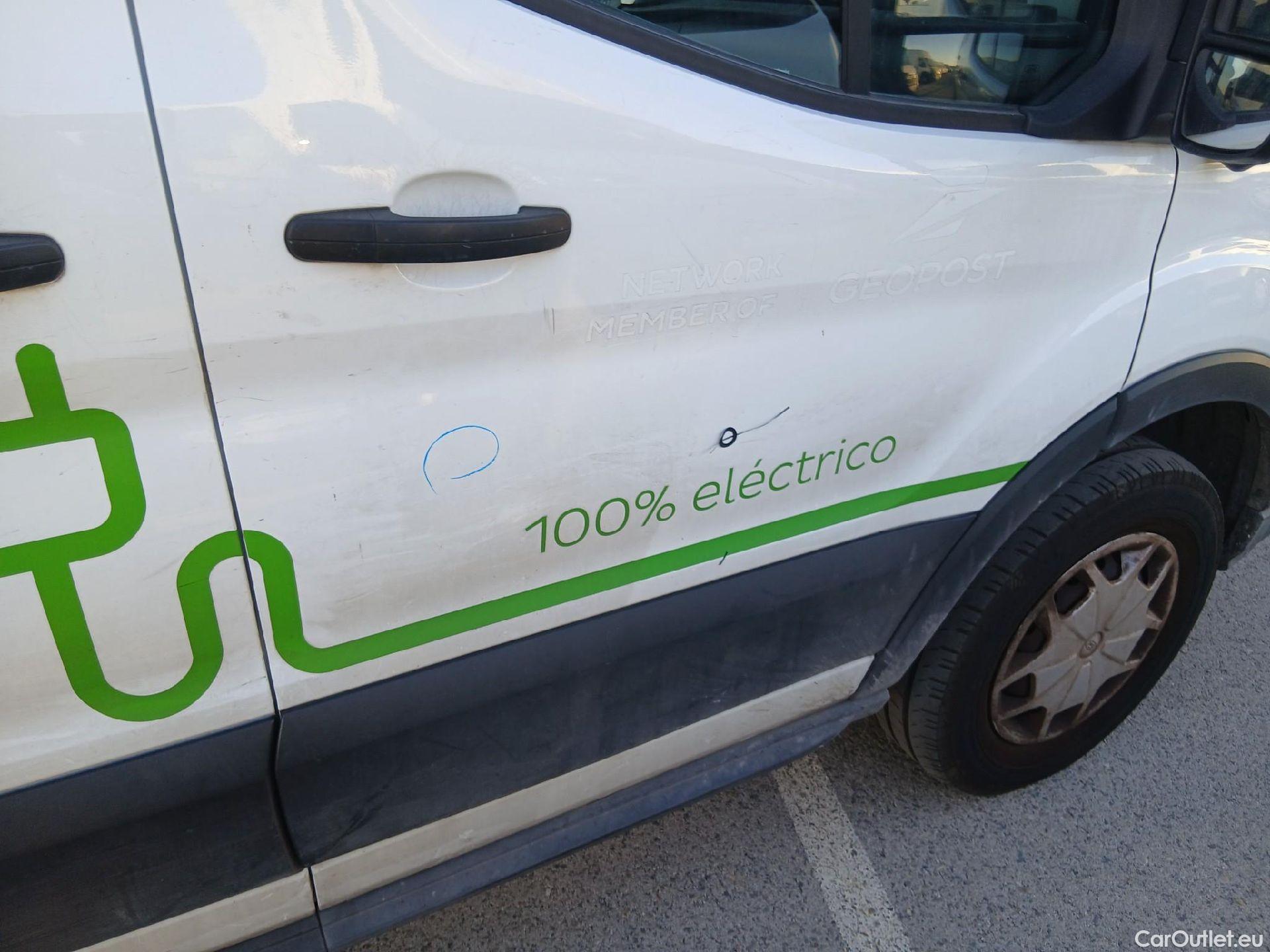  Ford  Transit FORD  / 2013 / 4P / furgón 350 L3 68kWh (184CV) Trend RWD BEV #43