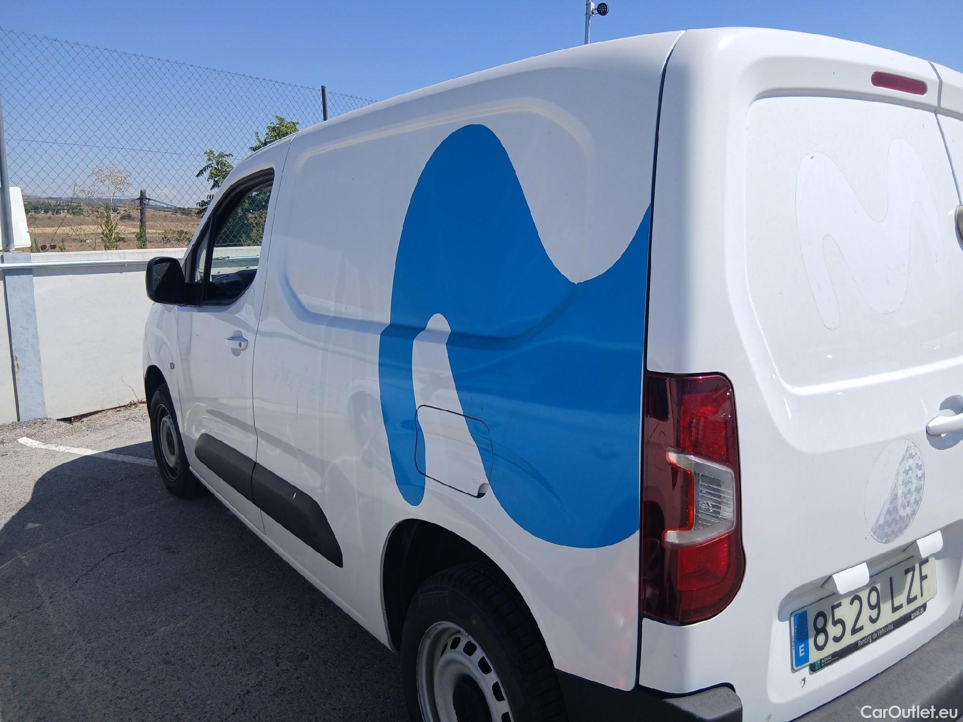  Citroen  Berlingo CITROEN  / 2018 / 4P / furgón derivado de turismo Talla M BlueHDi 100 CLUB (CA) #15