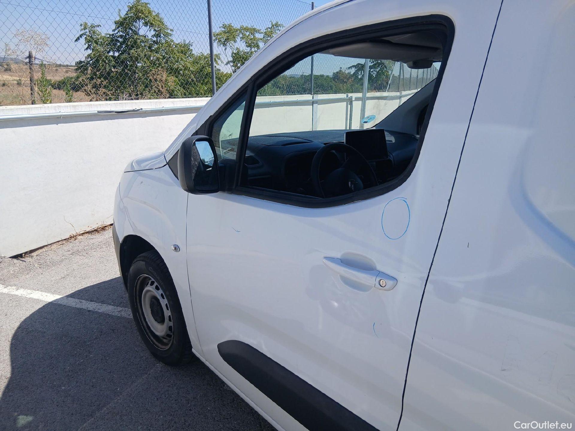 Citroen  Berlingo CITROEN  / 2018 / 4P / furgón derivado de turismo Talla M BlueHDi 100 CLUB (CA) #11