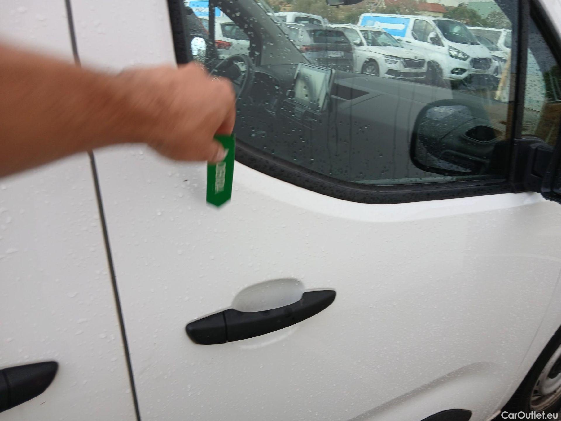  Citroen  Berlingo CITROEN  / 2018 / 3P / furgón derivado de turismo Talla M BlueHDi 100 CONTROL (AC2) #20