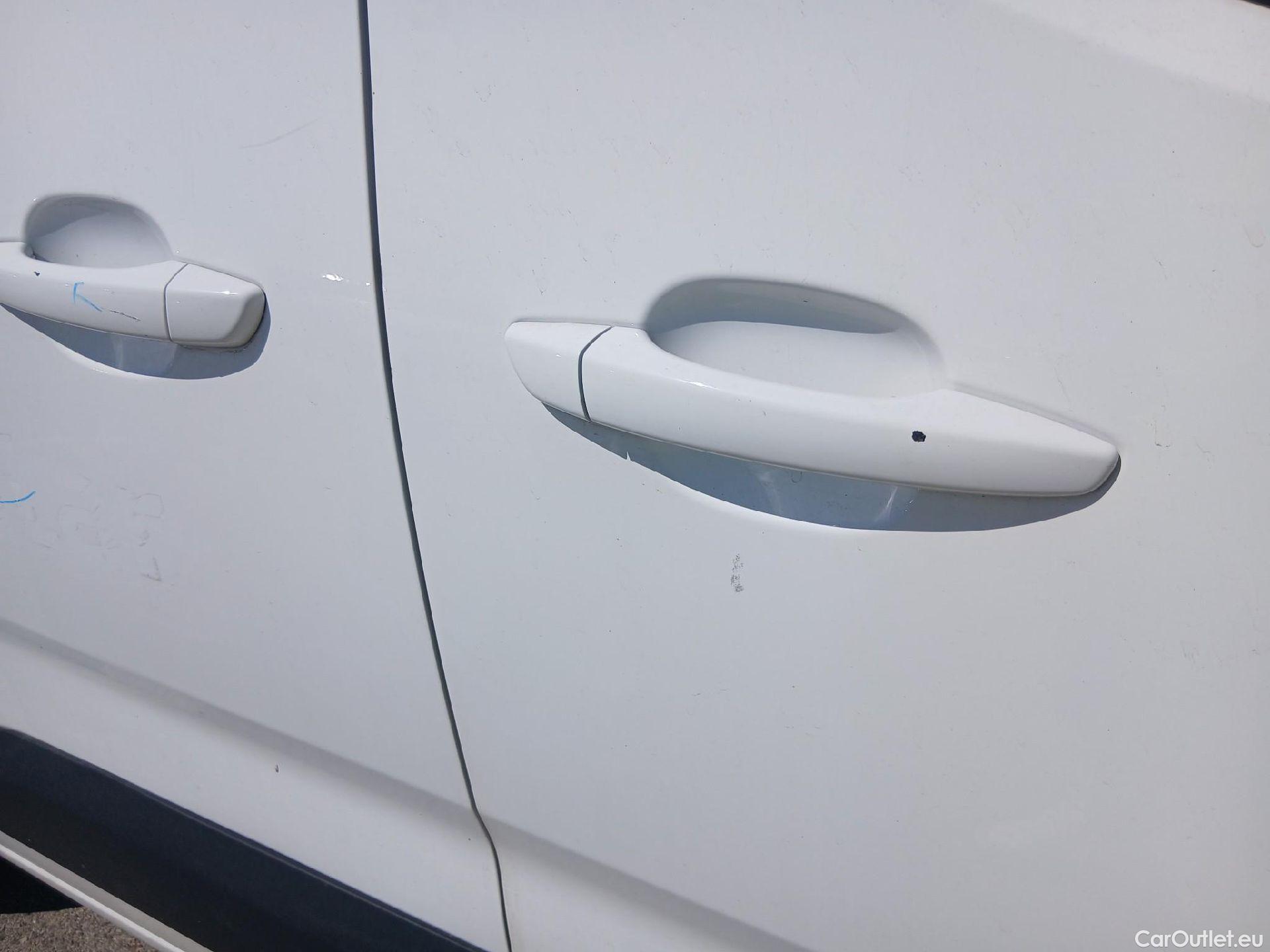  Citroen  Berlingo CITROEN  / 2018 / 4P / furgón derivado de turismo Talla M BlueHDi 100 CLUB (CA) #29