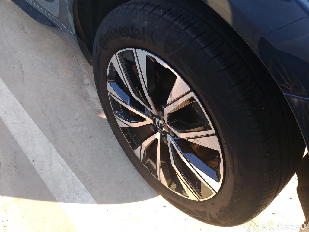  Volvo  XC60 VOLVO  / 2017 / 5P / todoterreno 2.0 B4 D AWD Plus Dark Auto #3