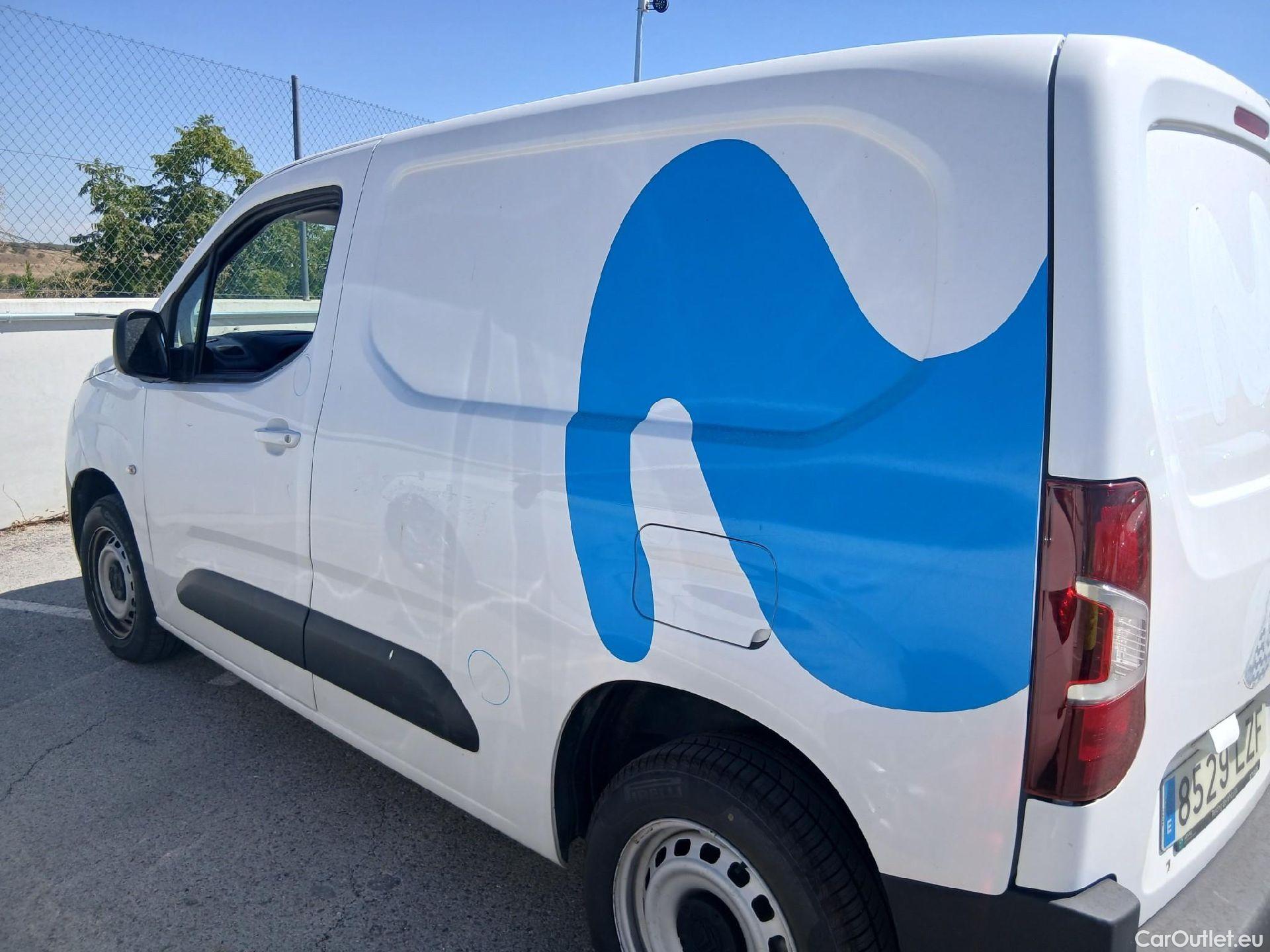  Citroen  Berlingo CITROEN  / 2018 / 4P / furgón derivado de turismo Talla M BlueHDi 100 CLUB (CA) #16