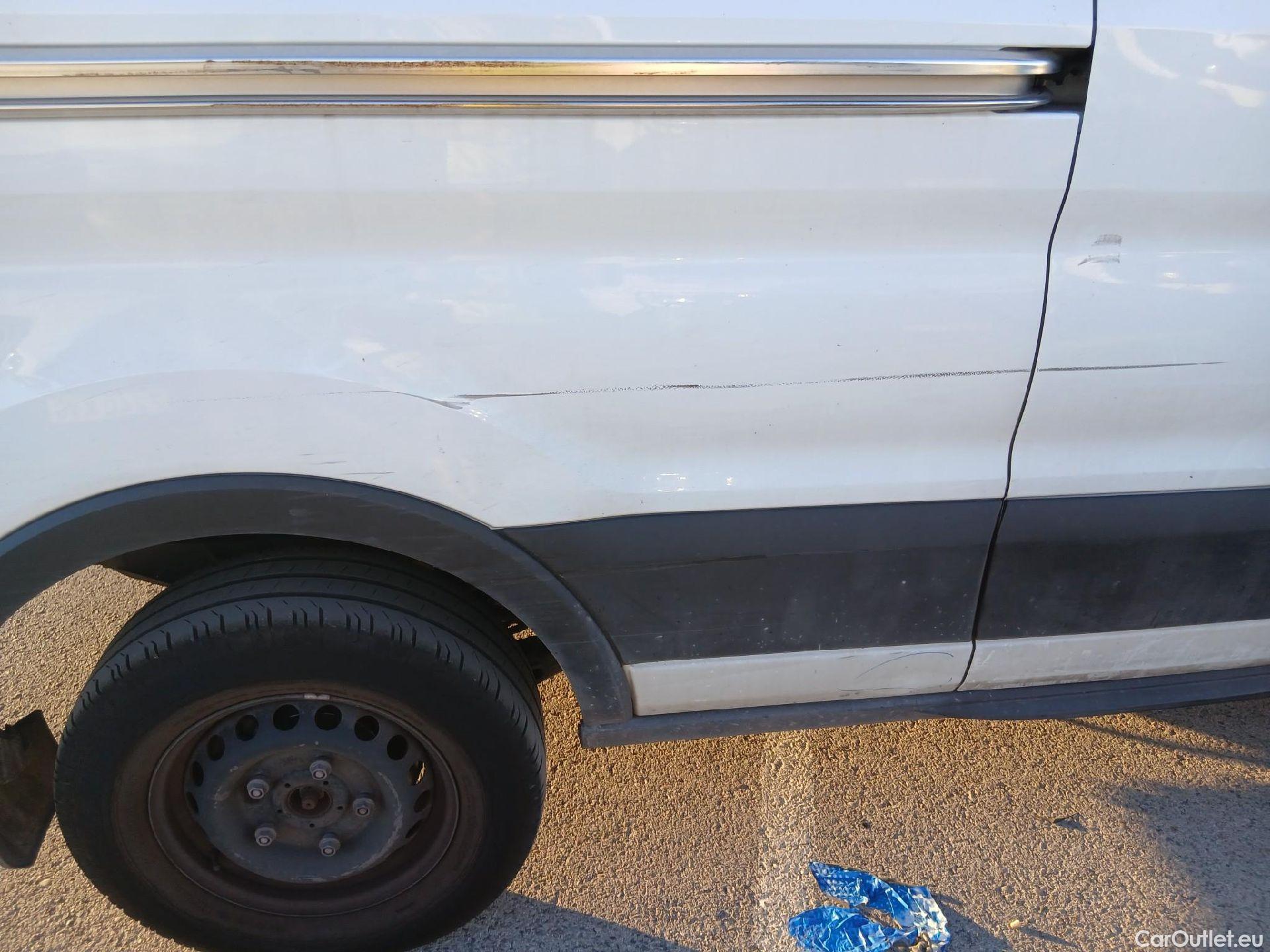  Ford  Transit FORD  / 2013 / 4P / furgón 350 L3 68kWh (184CV) Trend RWD BEV #38