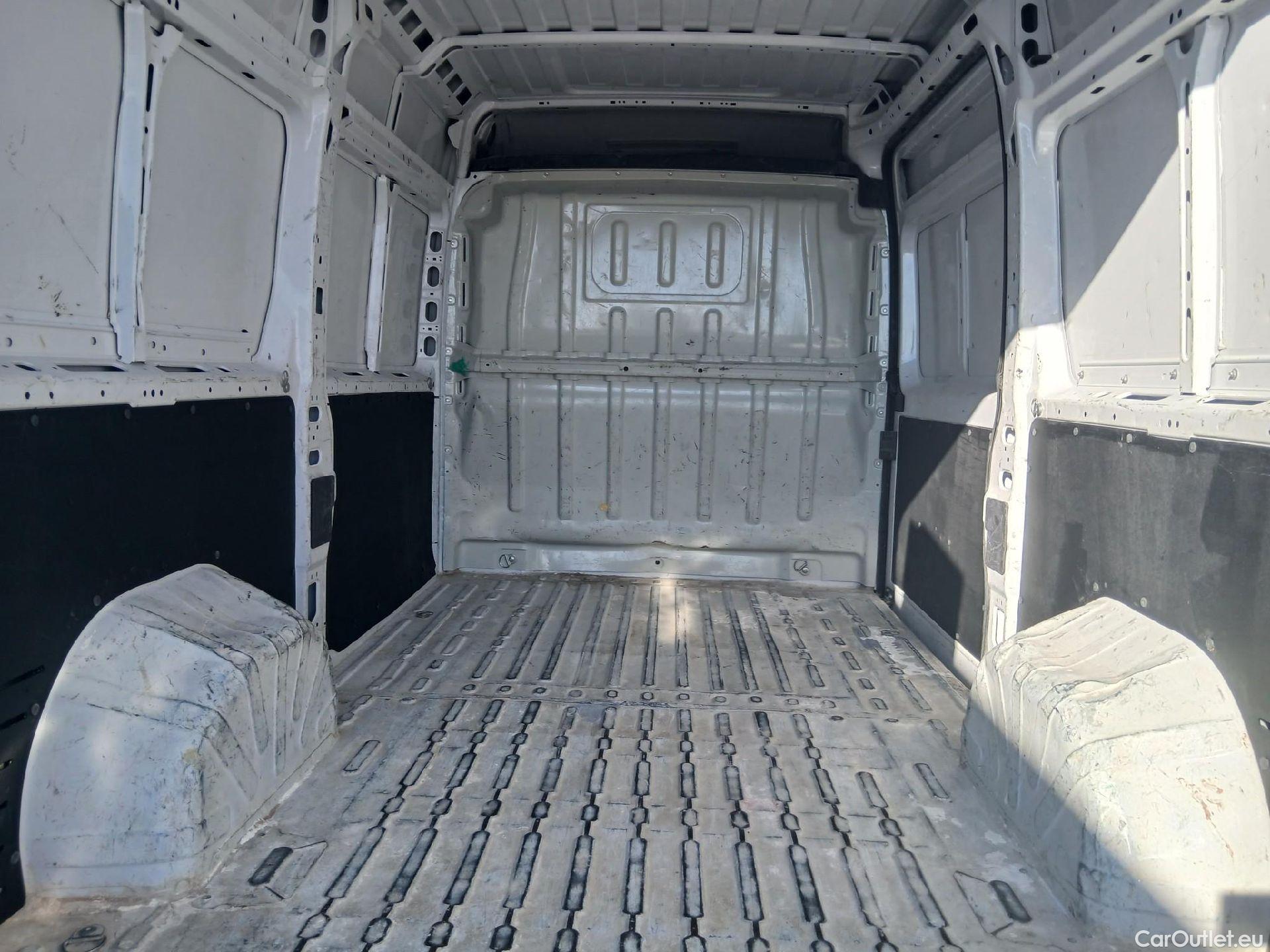  Opel  Movano OPEL  / 2021 / 4P / furgón  Fgón Base L2H2 3.5T 2.2 BHDi 88kW #21