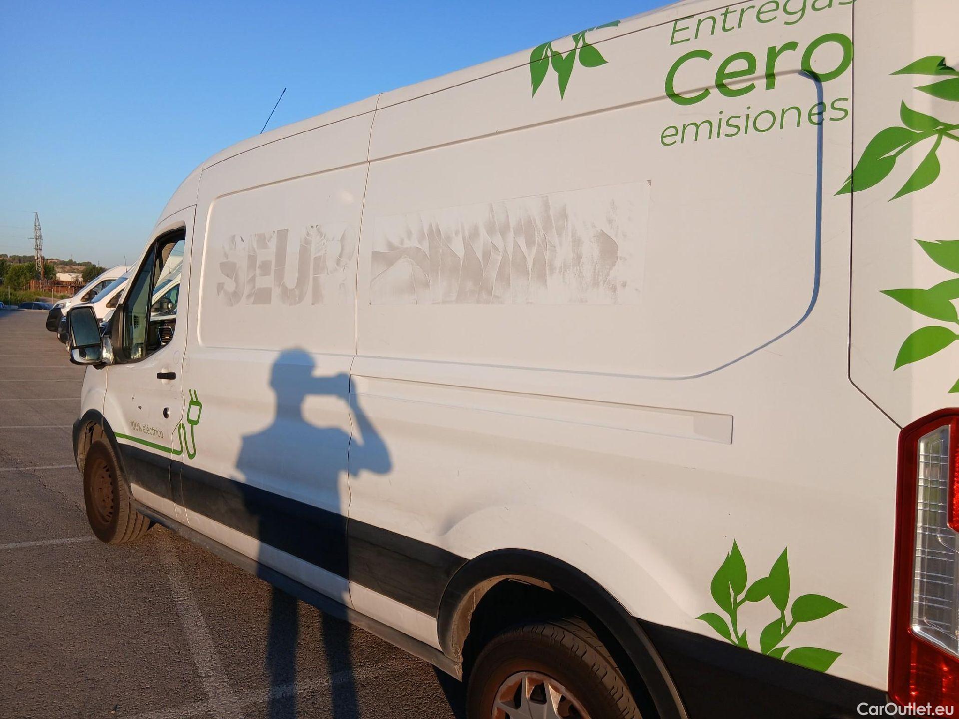  Ford  Transit FORD  / 2013 / 4P / furgón 350 L3 68kWh (184CV) Trend RWD BEV #19