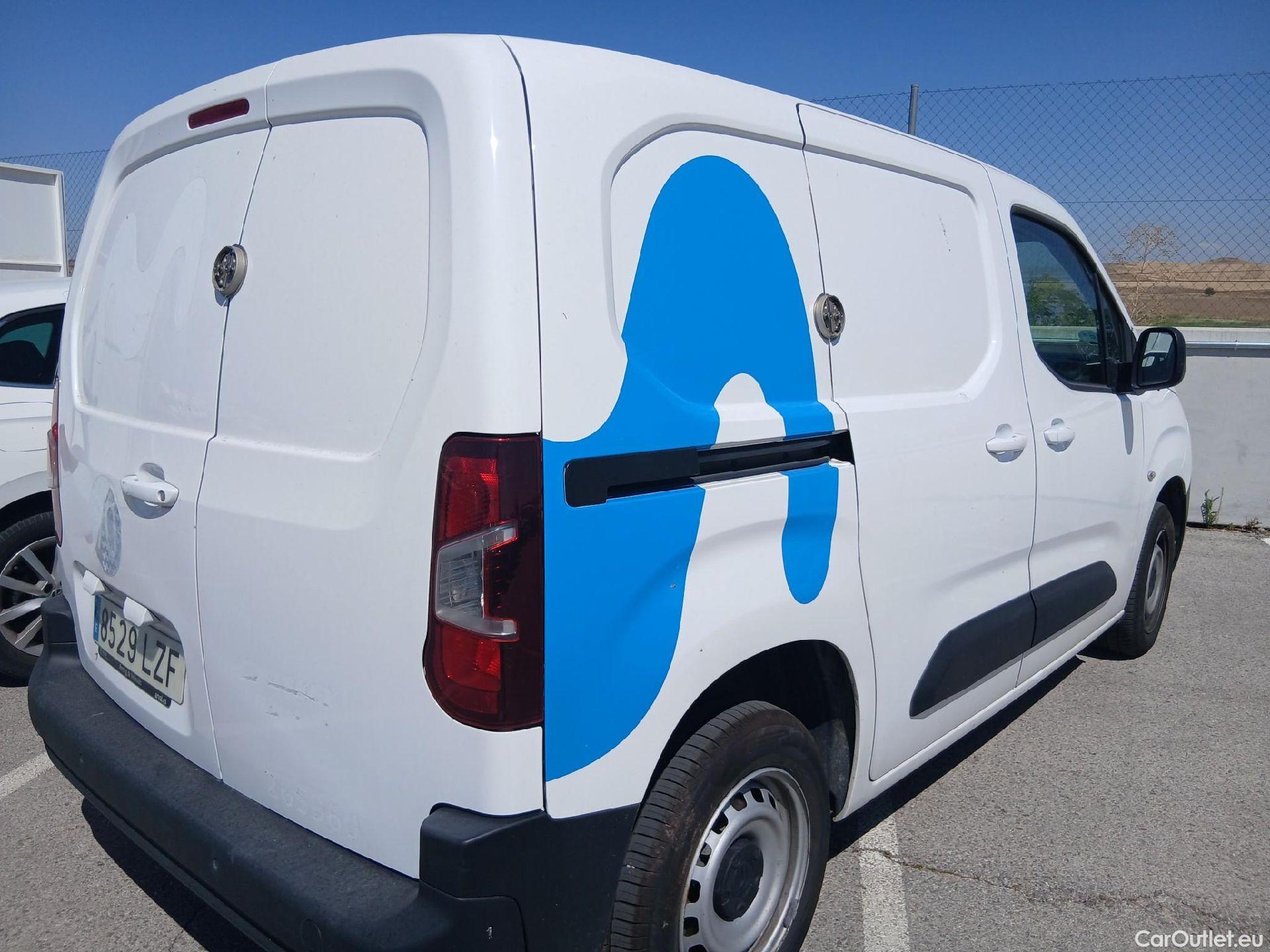  Citroen  Berlingo CITROEN  / 2018 / 4P / furgón derivado de turismo Talla M BlueHDi 100 CLUB (CA) #14