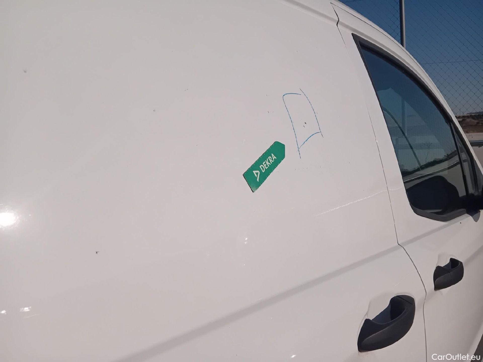  Ford  Transit FORD  Courier/2014/4P/furgón der.turis Van 1.5 TDCi 75kW Trend #37