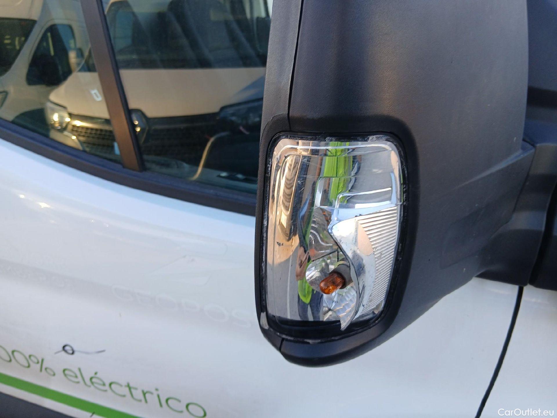  Ford  Transit FORD  / 2013 / 4P / furgón 350 L3 68kWh (184CV) Trend RWD BEV #45