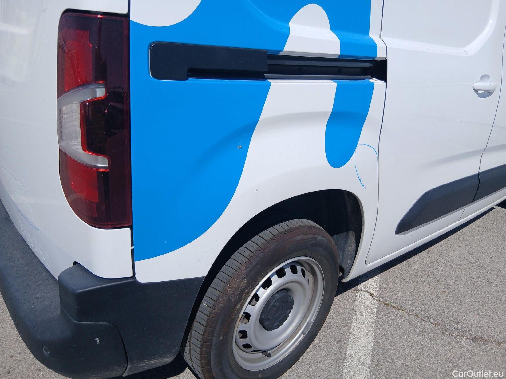  Citroen  Berlingo CITROEN  / 2018 / 4P / furgón derivado de turismo Talla M BlueHDi 100 CLUB (CA) #23