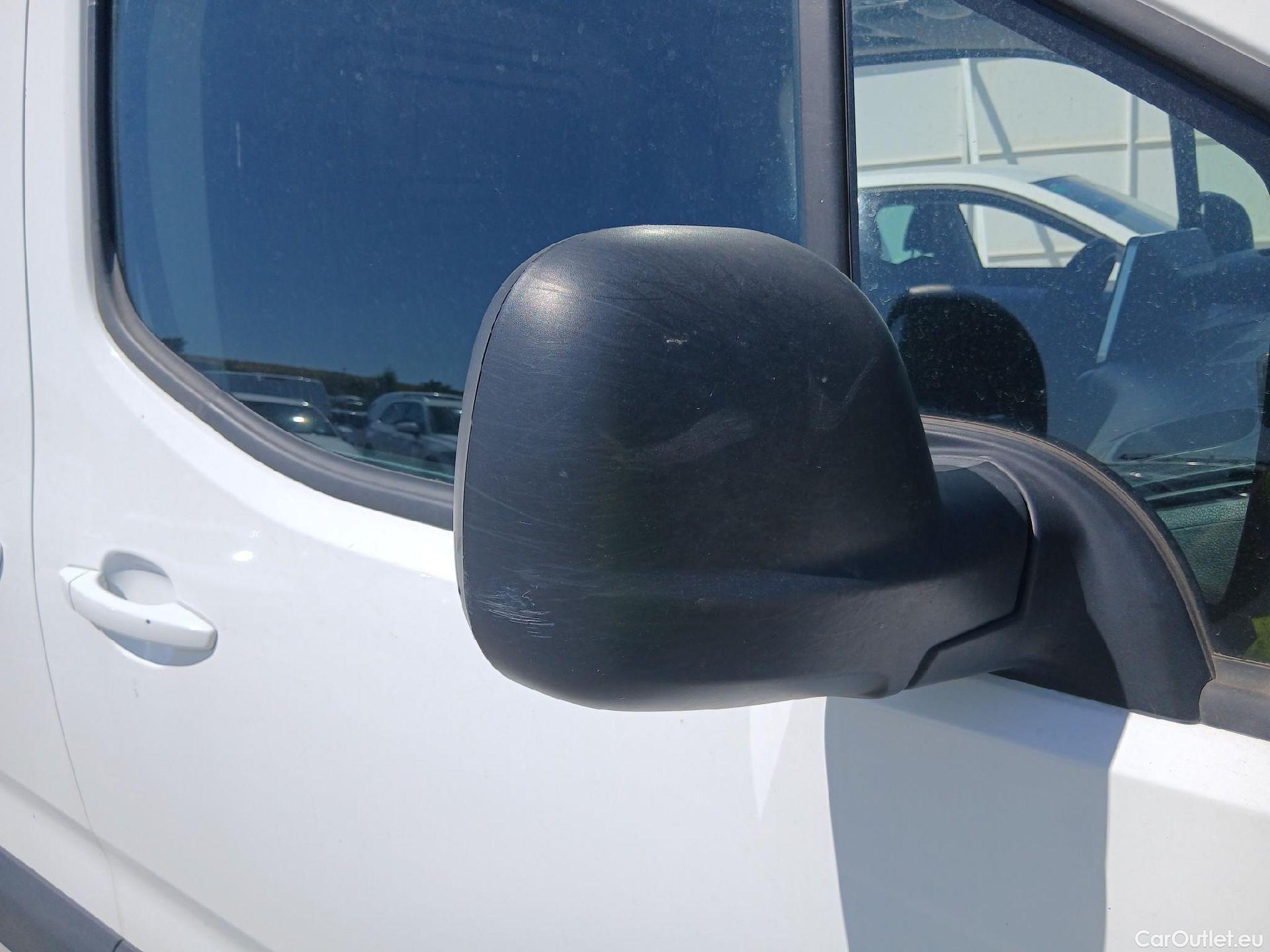  Citroen  Berlingo CITROEN  / 2018 / 4P / furgón derivado de turismo Talla M BlueHDi 100 CLUB (CA) #32