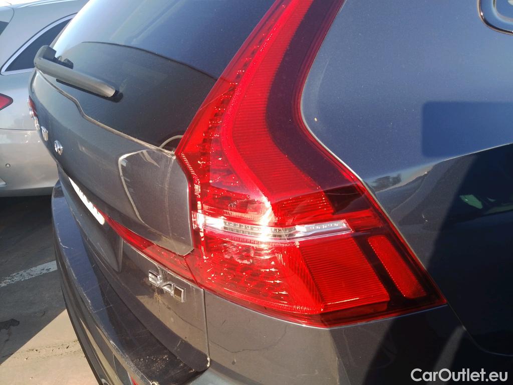  Volvo  XC60 VOLVO  / 2017 / 5P / todoterreno 2.0 B4 D AWD Plus Dark Auto #1