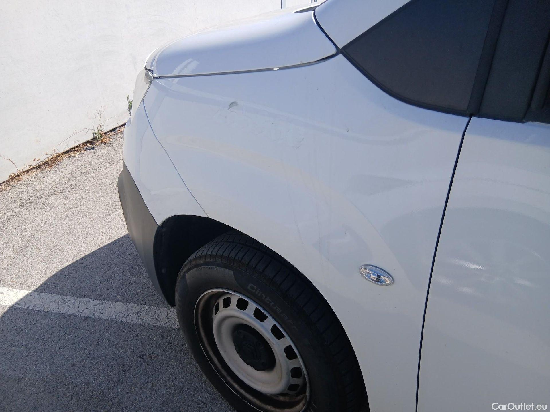  Citroen  Berlingo CITROEN  / 2018 / 4P / furgón derivado de turismo Talla M BlueHDi 100 CLUB (CA) #9